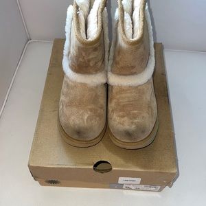 Uggs k Hadley chestnut  size 13